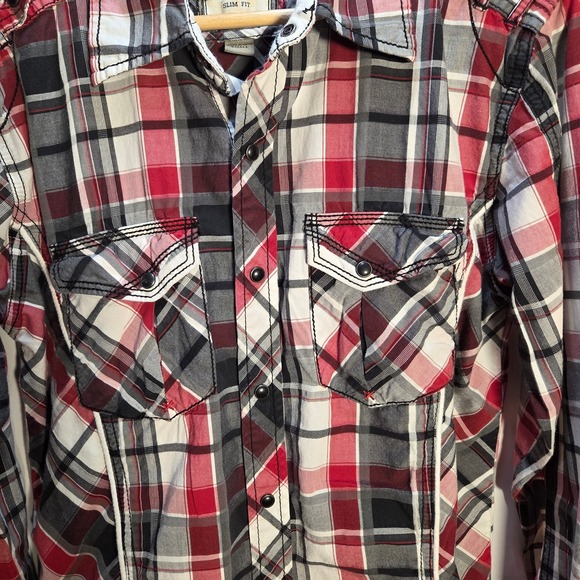 BKE Pearl Snap Shirt Men's Small Slim Fit Red Plaid Long Sleeve Western - Picture 2 of 9